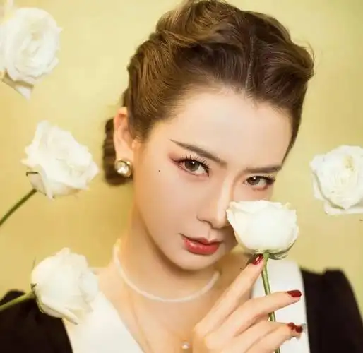 【微信头像】戚薇