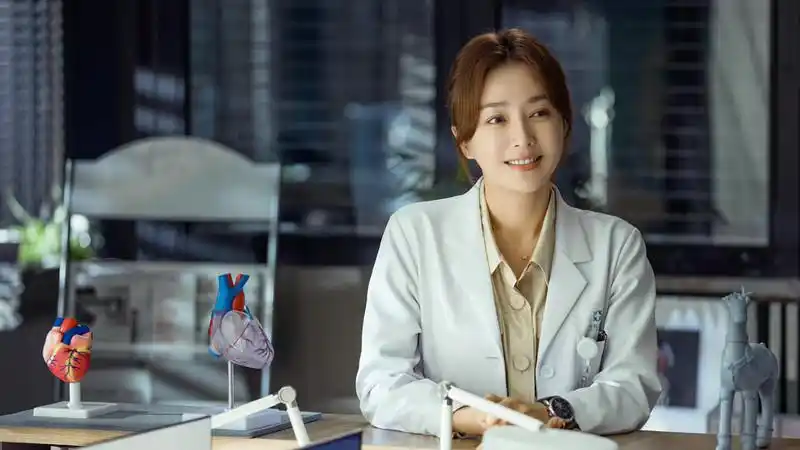 秦岚关于唐医生的一切热播唐佳瑜热血守护心跳触动观众