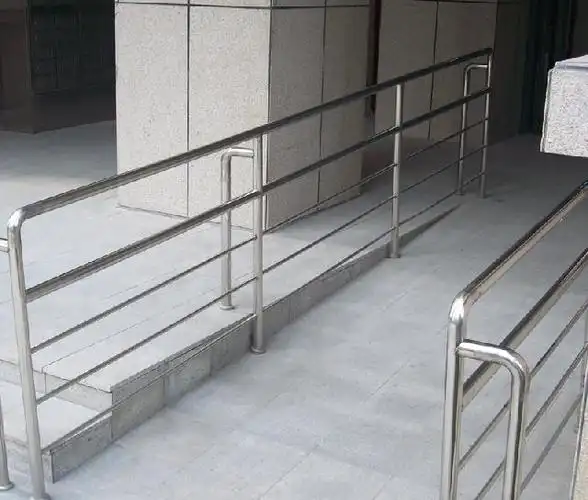 不锈钢残疾人坡道栏杆