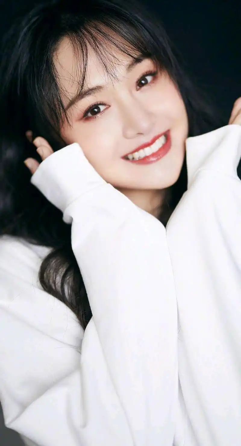 郑爽调皮捣蛋写真秀