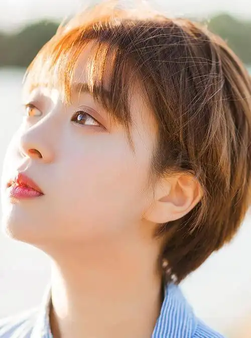 发型决定您的气质,额头窄颧骨宽剪什么发型好看?_手机搜狐网