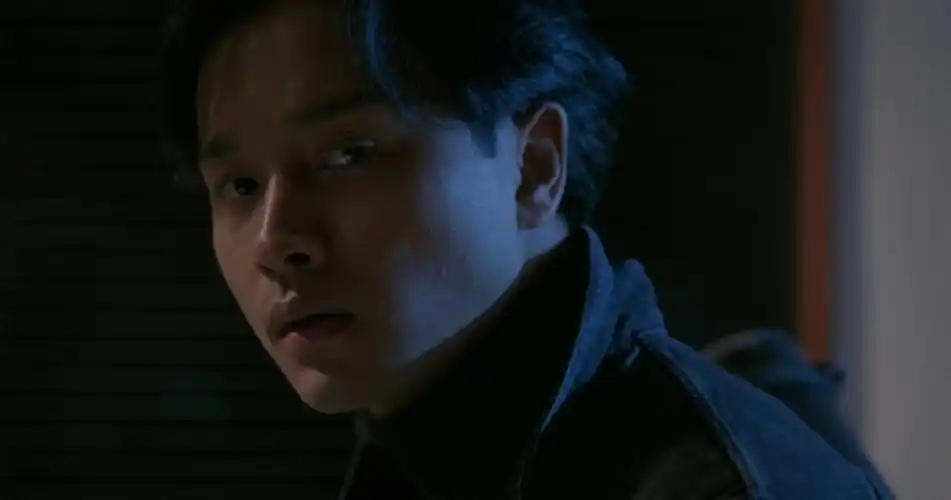 p>张国荣(1956年9月12日-2003年4月1日),出生于香港,中国香港男歌手