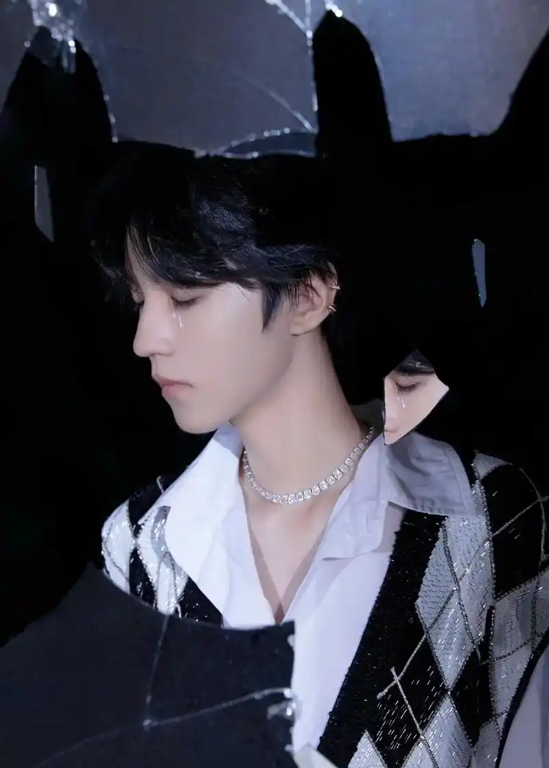 你满足我所有的择偶标准,你却连我是谁都不知道#王俊凯让人心动 - 抖