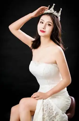 知名歌手演员齐航弟子王湑洨简历