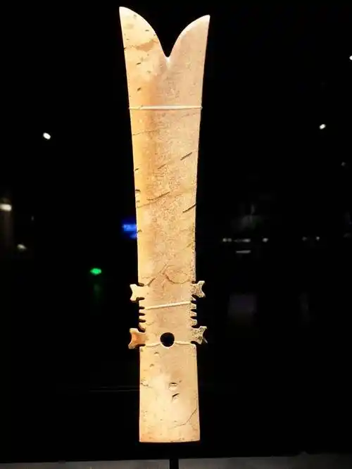 三星伴月耀环宇:周倜分享三星堆遗址博物馆玉石篇四_三星堆博物馆