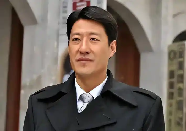 演员于震:演过雷剧,拿过"十大孝子"奖,我不是家暴男_观众_抗日_神剧