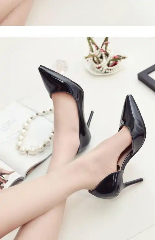 2022春秋季新款银色浅口尖头职业鞋子女士侧空高跟鞋性感细跟单鞋yyds