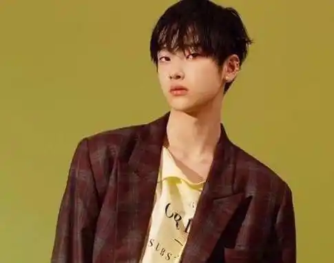 朴灿烈粉丝说那些图片都是p的,任豪的粉丝说是前女友不道德,周震南的