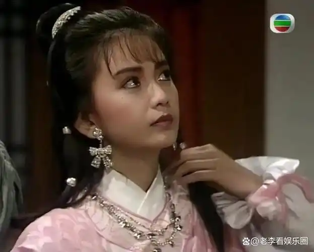 谢宁:不亚于曾华倩,蓝洁瑛的美人,饰演黄衫女当真如小龙女后人