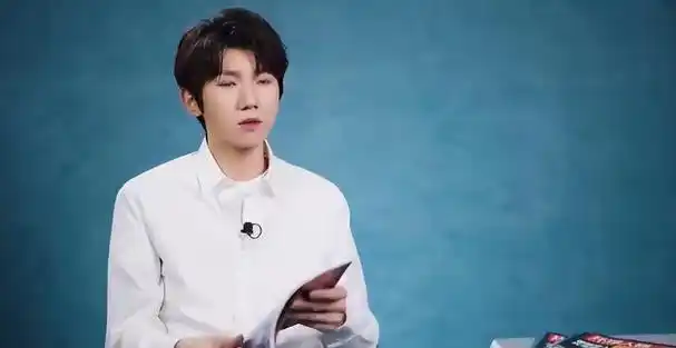 相较之下,王源进入时代峻峰接受培训的原因则显得更为奇特.