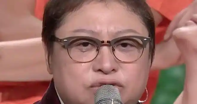 春晚精彩盘点陈宝国抠鼻子撒贝宁嘴瓢韩红唱歌唱哭了