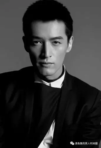 胡歌太迷人,黑白照更显诱惑,高清大图!