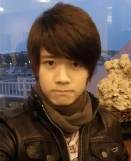 古装男神任嘉伦究竟经历了啥看到他出道前的旧照这是换了个头吧