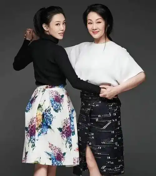 原创王姬嫁初恋高峰结婚33年儿女双全如今女儿是她的骄傲