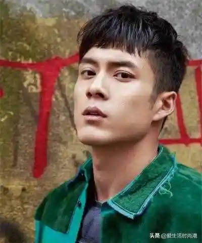 男生脸太长适合什么发型这7款高人气发型,瞬间屌丝变男神