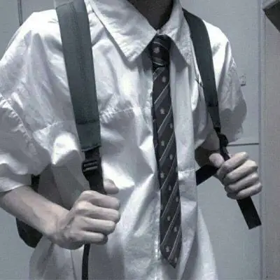 白衬衫黑领带半身男头 - 男生头像 - 潮人个性网