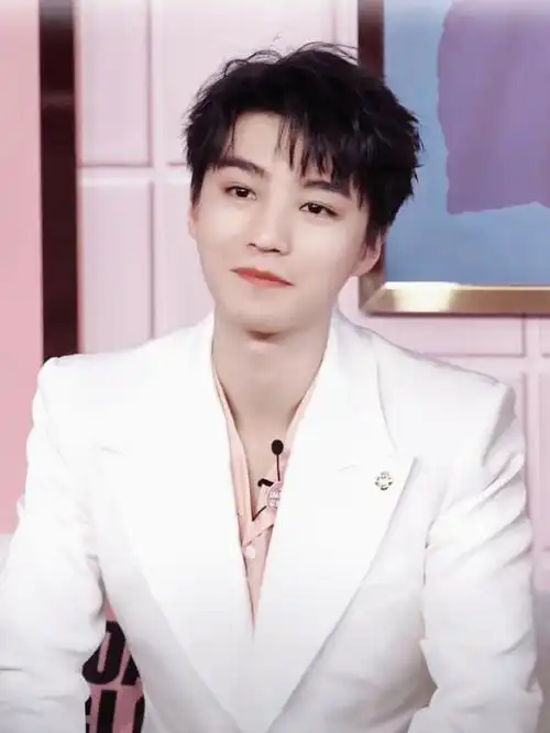 王俊凯直播#爱死这个笑容,这么甜的宝贝02