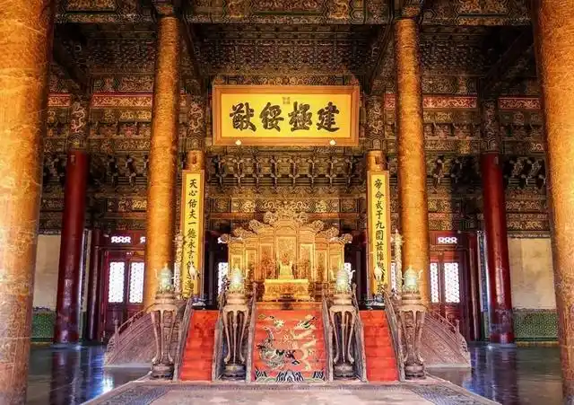 清朝时谁为紫禁城写春联?紫禁城春联为何五年一换?