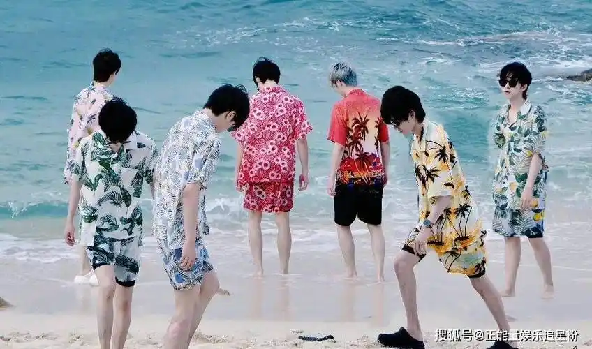时代少年团三亚团综路透放出,七人海边背影合照梦回2019年的夏天_李飞
