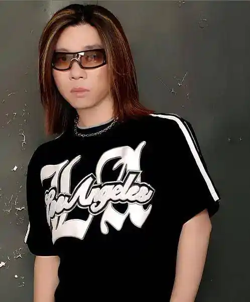 歌手郭峰一生献给音乐没成家就满头白发60岁未婚成母亲心结