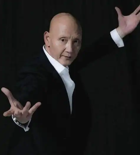 也成了演坏人中的戏骨级演员,也成为了我国的"金牌大反派"!