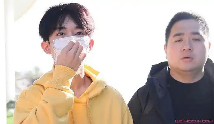 易烊千玺助理警告私生胖虎哥哥生气后果很严重