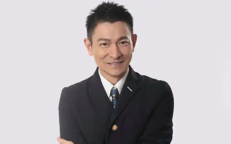 刘德华25首经典歌曲,这才叫顶流,演出气场十足