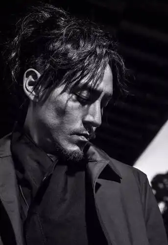 长发文艺范儿侧颜完美之后最具杀伤力的第四双眼睛""张震的眼睛是继