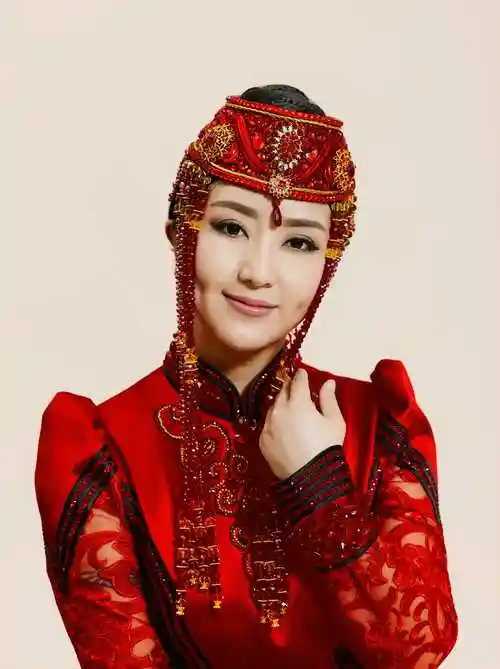 p>格格,原名蒙克其其格,8月1日出生于内蒙古自治区赤峰市克什克腾旗