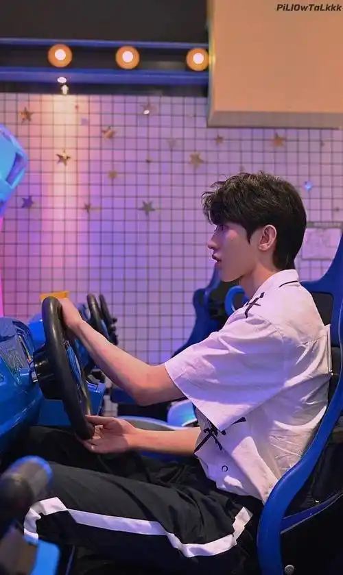 蔡徐坤恋情?_因为_年递_杨紫