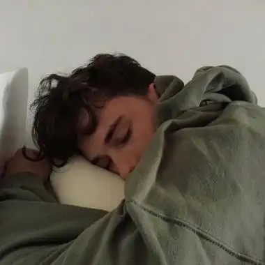 颓废欧美侧面男生头像让人心酸的怀念