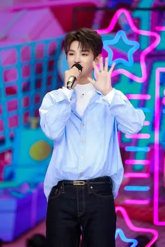 《快乐大本营》黄明昊舞台抢先看 今晚准时接听justin的来电!