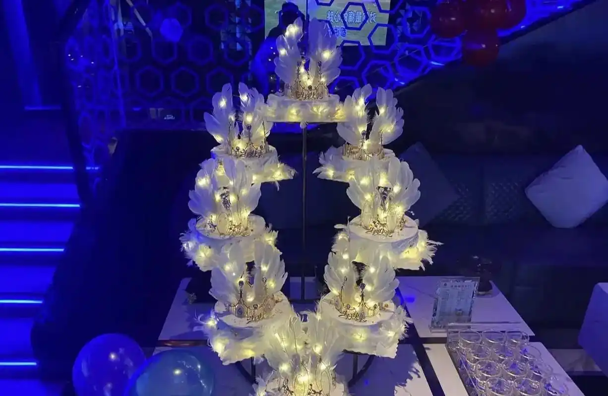 ktv爆款蛋糕上线 #愿你成为自己喜欢的样子 #创意蛋糕  - 抖音