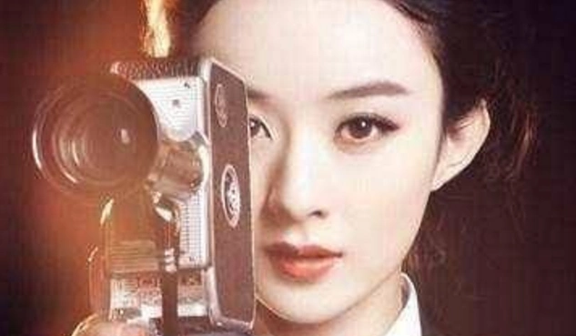 2006年在雅虎搜星比赛中,凭借良好的表现及网友的支持,最终获得冯小刚