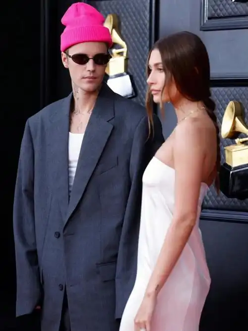 justinbieberhaileybieber出席格莱美