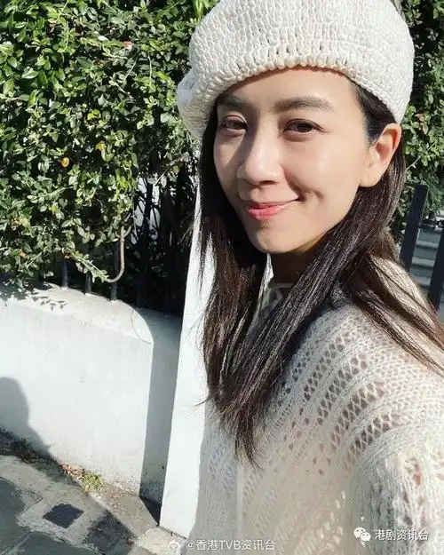 黄智雯宣布婚后首出post爱人视角回眸笑甜爆