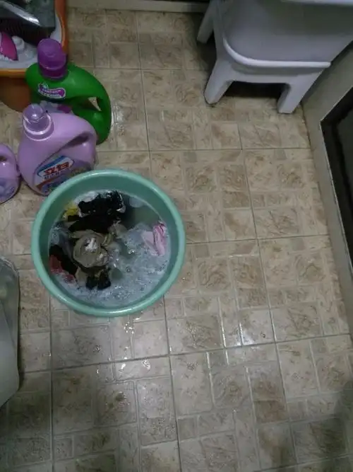 丢给我一盆臭袜子