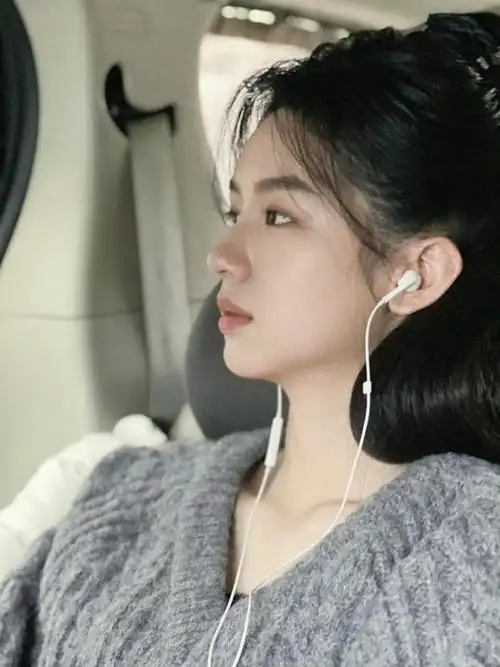 周也的侧脸__财经头条