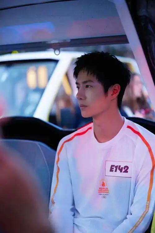 中国青年偶像王一博将担任巴黎奥运火炬手!这不仅是对