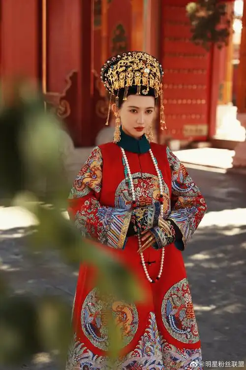 #李奕臻刺绣国风大片##因为生命有奇迹##李奕臻宫廷古装造型#