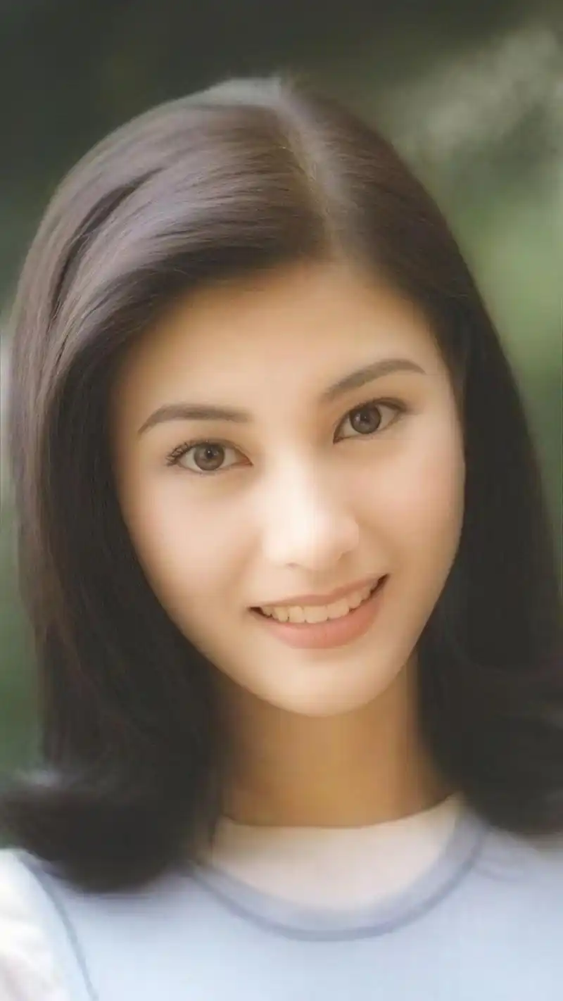 香港女神李嘉欣从年轻到年老的容颜变换