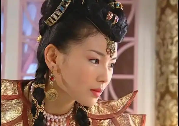 2003年,她再次在《还珠格格3 天上人间》中塑造了一个令人难以忘怀的