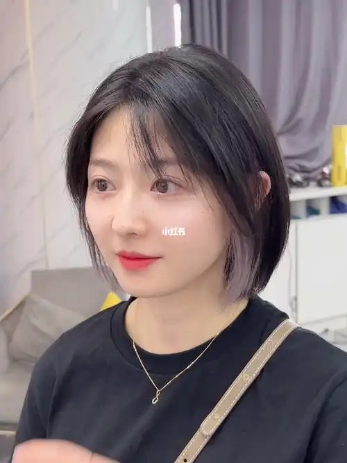 挂耳染显白发色短发推荐心机挂耳染要说2022短发做什么染发八那当属这