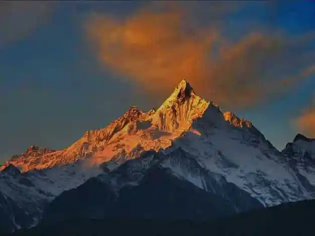 世界最美的十大山峰云南境内卡瓦格博峰