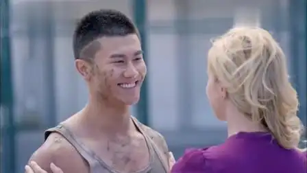 麻辣变形计:秦升爬过泥潭终于求婚柳莎,成功抱得美人归!