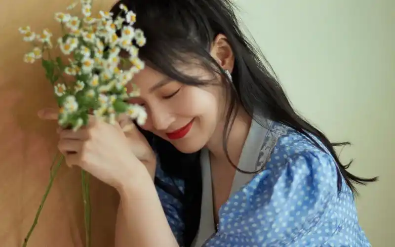 张佳宁清新性感图片桌面壁纸