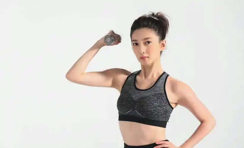 雍容华贵,身心完美融合,江疏影的瑜伽练习衬托出了女性_沟通_心灵