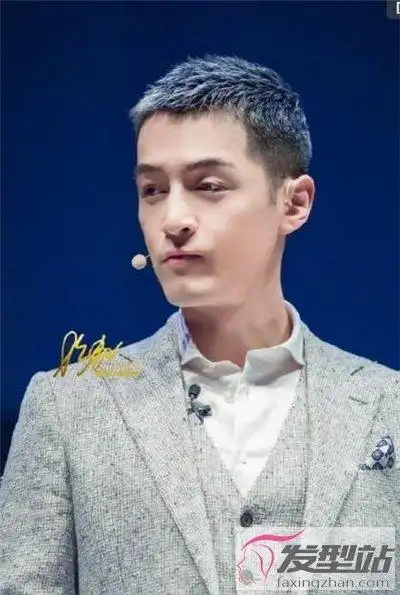 男生奶奶灰染发发型吸睛养眼塑造潮男