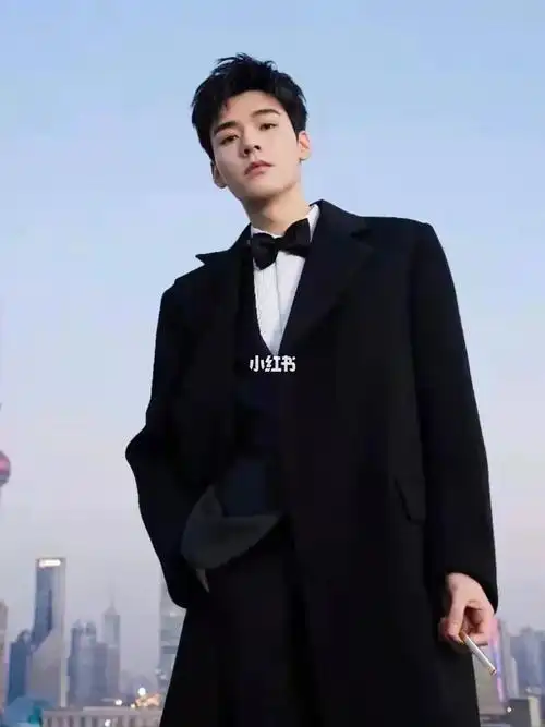 有那味了!霸道总裁范!渣斯!徐斯本斯!@龚俊simon