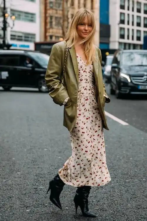 春天混搭cp来了西装裙子就很适合职场女性通勤时髦